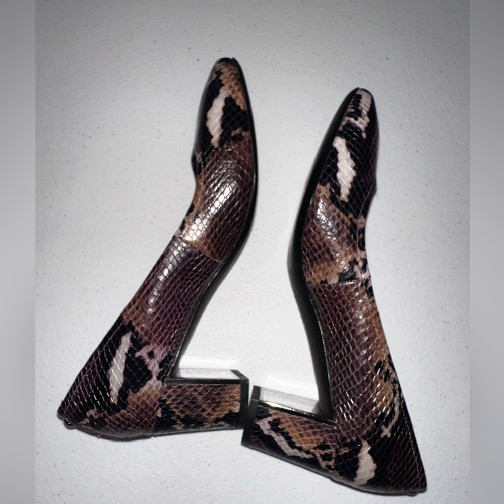 NWOB Donald Pliner Corin Leather Snakeskin Print Purple and Black Block Heel - Picture 5 of 12